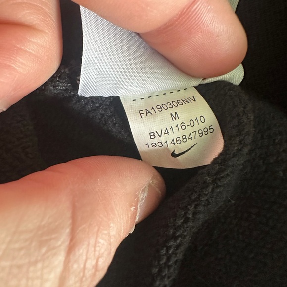 Women’s Nike Black sweatshirt size medium - Picture 3 of 3